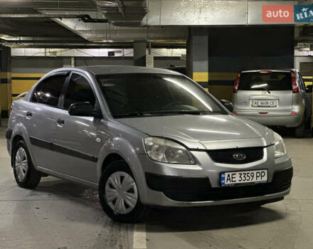 Серый Киа Рио, объемом двигателя 1.4 л и пробегом 220 тыс. км за 3400 $, фото 9 на Automoto.ua