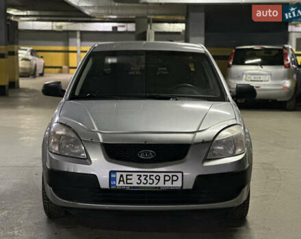 Серый Киа Рио, объемом двигателя 1.4 л и пробегом 220 тыс. км за 3400 $, фото 3 на Automoto.ua