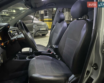 Серый Киа Рио, объемом двигателя 1.4 л и пробегом 220 тыс. км за 3400 $, фото 14 на Automoto.ua