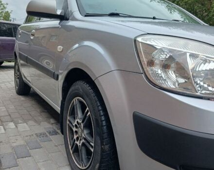 Серый Киа Рио, объемом двигателя 1.4 л и пробегом 240 тыс. км за 3950 $, фото 5 на Automoto.ua