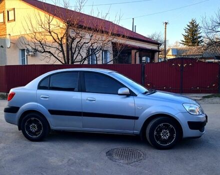 Серый Киа Рио, объемом двигателя 1.4 л и пробегом 200 тыс. км за 3999 $, фото 6 на Automoto.ua