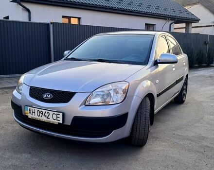 Серый Киа Рио, объемом двигателя 1.4 л и пробегом 200 тыс. км за 4000 $, фото 1 на Automoto.ua