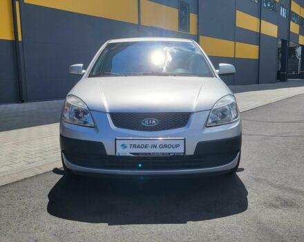 Серый Киа Рио, объемом двигателя 1.4 л и пробегом 224 тыс. км за 3487 $, фото 4 на Automoto.ua