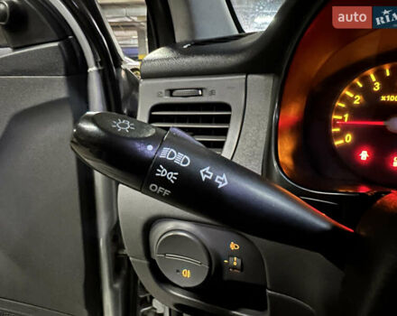 Сірий Кіа Ріо, об'ємом двигуна 1.4 л та пробігом 220 тис. км за 3700 $, фото 27 на Automoto.ua