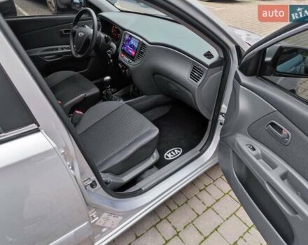 Серый Киа Рио, объемом двигателя 1.4 л и пробегом 94 тыс. км за 4900 $, фото 37 на Automoto.ua