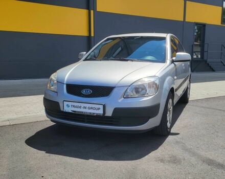 Серый Киа Рио, объемом двигателя 1.4 л и пробегом 224 тыс. км за 3487 $, фото 3 на Automoto.ua