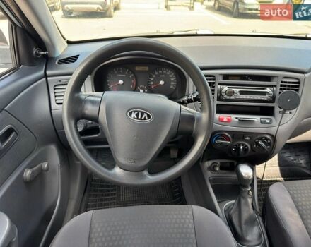 Сірий Кіа Ріо, об'ємом двигуна 1.4 л та пробігом 171 тис. км за 4000 $, фото 11 на Automoto.ua