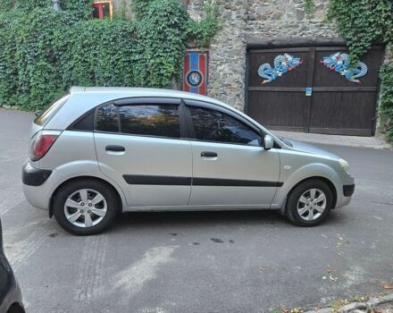 Сірий Кіа Ріо, об'ємом двигуна 1.6 л та пробігом 194 тис. км за 3800 $, фото 2 на Automoto.ua
