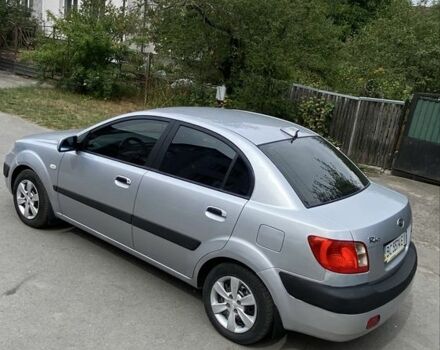 Сірий Кіа Ріо, об'ємом двигуна 1.4 л та пробігом 307 тис. км за 3446 $, фото 5 на Automoto.ua