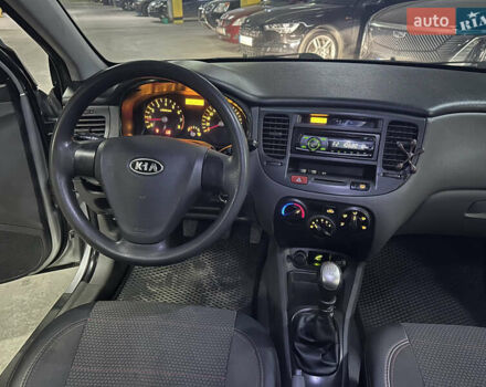 Серый Киа Рио, объемом двигателя 1.4 л и пробегом 220 тыс. км за 3400 $, фото 22 на Automoto.ua