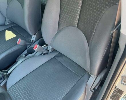 Сірий Кіа Ріо, об'ємом двигуна 1.4 л та пробігом 38 тис. км за 3500 $, фото 5 на Automoto.ua