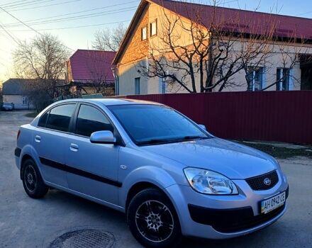Серый Киа Рио, объемом двигателя 1.4 л и пробегом 200 тыс. км за 3999 $, фото 7 на Automoto.ua