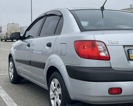 Сірий Кіа Ріо, об'ємом двигуна 1.4 л та пробігом 272 тис. км за 3400 $, фото 4 на Automoto.ua
