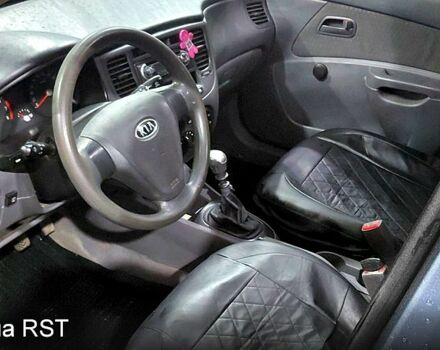 Серый Киа Рио, объемом двигателя 1.4 л и пробегом 198 тыс. км за 3950 $, фото 7 на Automoto.ua