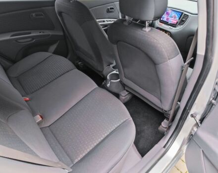 Сірий Кіа Ріо, об'ємом двигуна 1.4 л та пробігом 94 тис. км за 4900 $, фото 4 на Automoto.ua