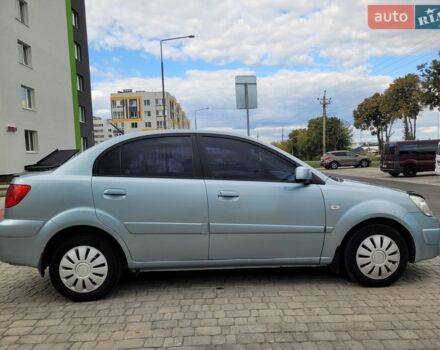 Серый Киа Рио, объемом двигателя 1.4 л и пробегом 230 тыс. км за 4999 $, фото 2 на Automoto.ua