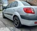 Серый Киа Рио, объемом двигателя 1.4 л и пробегом 240 тыс. км за 3950 $, фото 4 на Automoto.ua