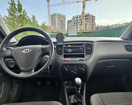 Серый Киа Рио, объемом двигателя 1.3 л и пробегом 160 тыс. км за 4300 $, фото 16 на Automoto.ua