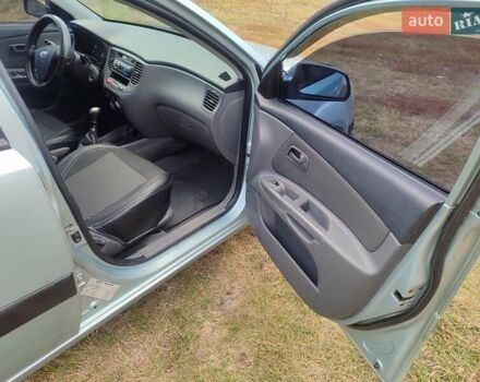 Серый Киа Рио, объемом двигателя 1.4 л и пробегом 176 тыс. км за 4600 $, фото 28 на Automoto.ua