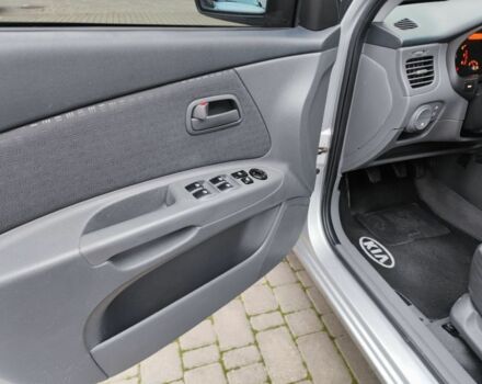 Сірий Кіа Ріо, об'ємом двигуна 1.4 л та пробігом 94 тис. км за 4900 $, фото 17 на Automoto.ua