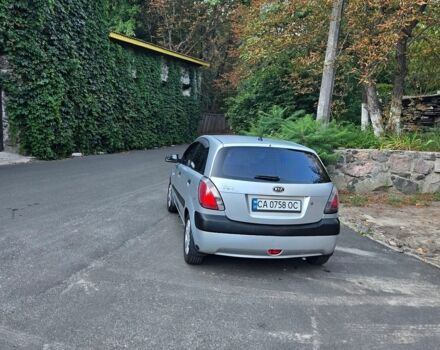 Сірий Кіа Ріо, об'ємом двигуна 1.6 л та пробігом 194 тис. км за 3800 $, фото 1 на Automoto.ua