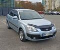 Серый Киа Рио, объемом двигателя 1.4 л и пробегом 240 тыс. км за 4800 $, фото 8 на Automoto.ua