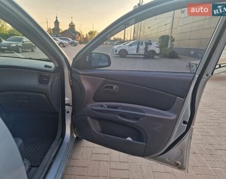 Серый Киа Рио, объемом двигателя 1.4 л и пробегом 170 тыс. км за 4000 $, фото 5 на Automoto.ua