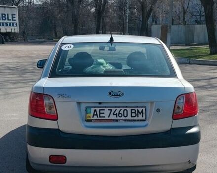 Серый Киа Рио, объемом двигателя 1.4 л и пробегом 297 тыс. км за 4500 $, фото 2 на Automoto.ua
