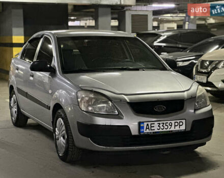 Серый Киа Рио, объемом двигателя 1.4 л и пробегом 220 тыс. км за 3400 $, фото 2 на Automoto.ua