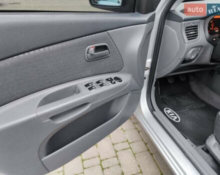 Серый Киа Рио, объемом двигателя 1.4 л и пробегом 94 тыс. км за 4900 $, фото 23 на Automoto.ua