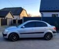 Серый Киа Рио, объемом двигателя 1.4 л и пробегом 200 тыс. км за 4000 $, фото 2 на Automoto.ua