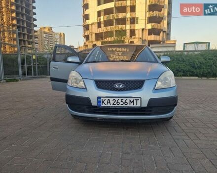 Серый Киа Рио, объемом двигателя 1.4 л и пробегом 170 тыс. км за 4000 $, фото 3 на Automoto.ua