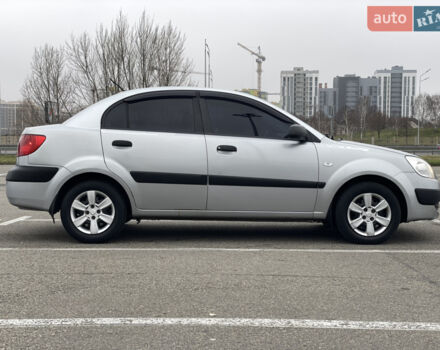 Серый Киа Рио, объемом двигателя 1.4 л и пробегом 272 тыс. км за 3400 $, фото 1 на Automoto.ua
