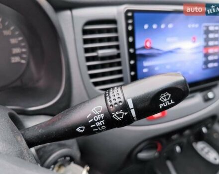 Серый Киа Рио, объемом двигателя 1.4 л и пробегом 94 тыс. км за 4900 $, фото 27 на Automoto.ua