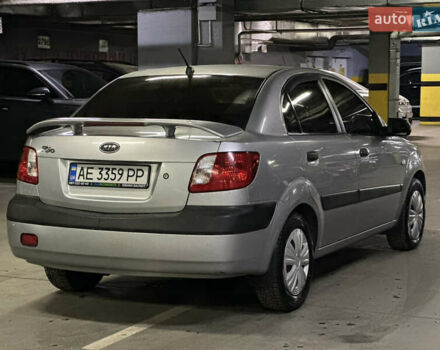 Серый Киа Рио, объемом двигателя 1.4 л и пробегом 220 тыс. км за 3400 $, фото 5 на Automoto.ua