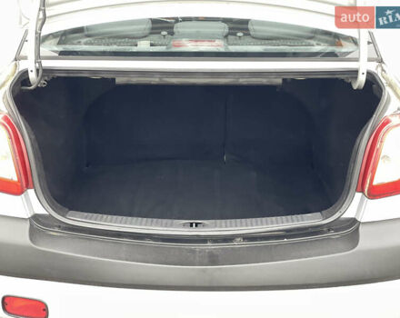 Сірий Кіа Ріо, об'ємом двигуна 1.4 л та пробігом 272 тис. км за 3900 $, фото 18 на Automoto.ua