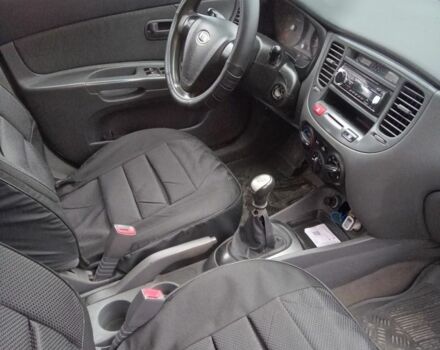 Серый Киа Рио, объемом двигателя 1.4 л и пробегом 247 тыс. км за 3700 $, фото 7 на Automoto.ua