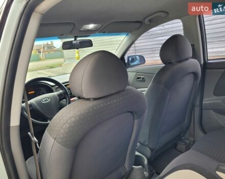 Серый Киа Рио, объемом двигателя 1.4 л и пробегом 230 тыс. км за 4999 $, фото 32 на Automoto.ua