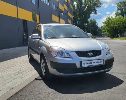 Серый Киа Рио, объемом двигателя 1.4 л и пробегом 224 тыс. км за 3487 $, фото 5 на Automoto.ua