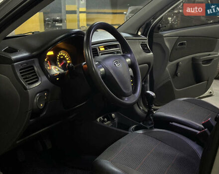 Серый Киа Рио, объемом двигателя 1.4 л и пробегом 220 тыс. км за 3400 $, фото 10 на Automoto.ua