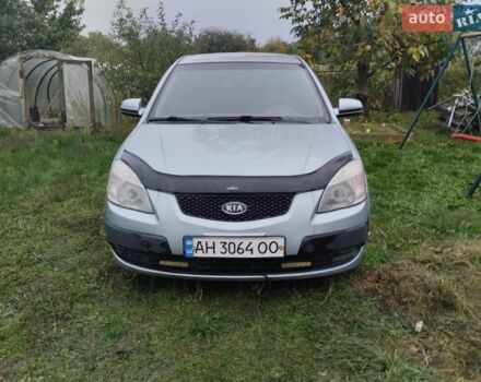 Сірий Кіа Ріо, об'ємом двигуна 1.4 л та пробігом 177 тис. км за 3500 $, фото 1 на Automoto.ua