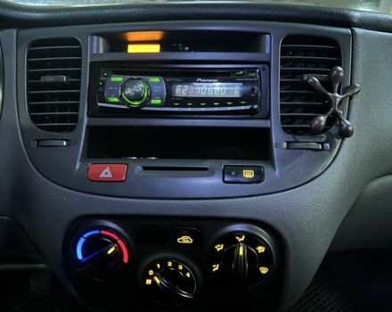 Серый Киа Рио, объемом двигателя 1.4 л и пробегом 220 тыс. км за 3700 $, фото 14 на Automoto.ua