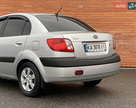 Серый Киа Рио, объемом двигателя 1.4 л и пробегом 179 тыс. км за 3999 $, фото 10 на Automoto.ua