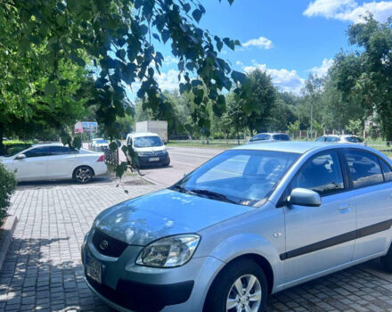 Сірий Кіа Ріо, об'ємом двигуна 1.4 л та пробігом 180 тис. км за 4200 $, фото 1 на Automoto.ua
