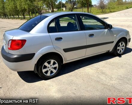 Серый Киа Рио, объемом двигателя 1.4 л и пробегом 242 тыс. км за 3600 $, фото 5 на Automoto.ua