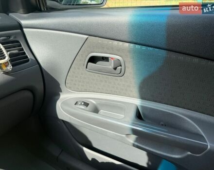 Серый Киа Рио, объемом двигателя 1.49 л и пробегом 189 тыс. км за 5300 $, фото 6 на Automoto.ua