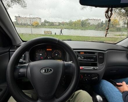 Серый Киа Рио, объемом двигателя 1.49 л и пробегом 189 тыс. км за 5300 $, фото 4 на Automoto.ua