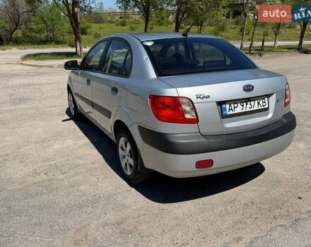 Серый Киа Рио, объемом двигателя 1.4 л и пробегом 242 тыс. км за 3600 $, фото 7 на Automoto.ua