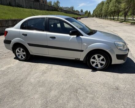 Серый Киа Рио, объемом двигателя 1.4 л и пробегом 242 тыс. км за 3600 $, фото 6 на Automoto.ua