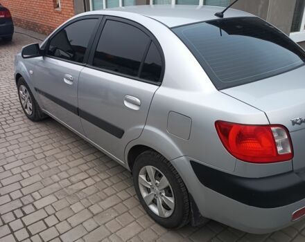 Сірий Кіа Ріо, об'ємом двигуна 1.4 л та пробігом 260 тис. км за 4100 $, фото 3 на Automoto.ua